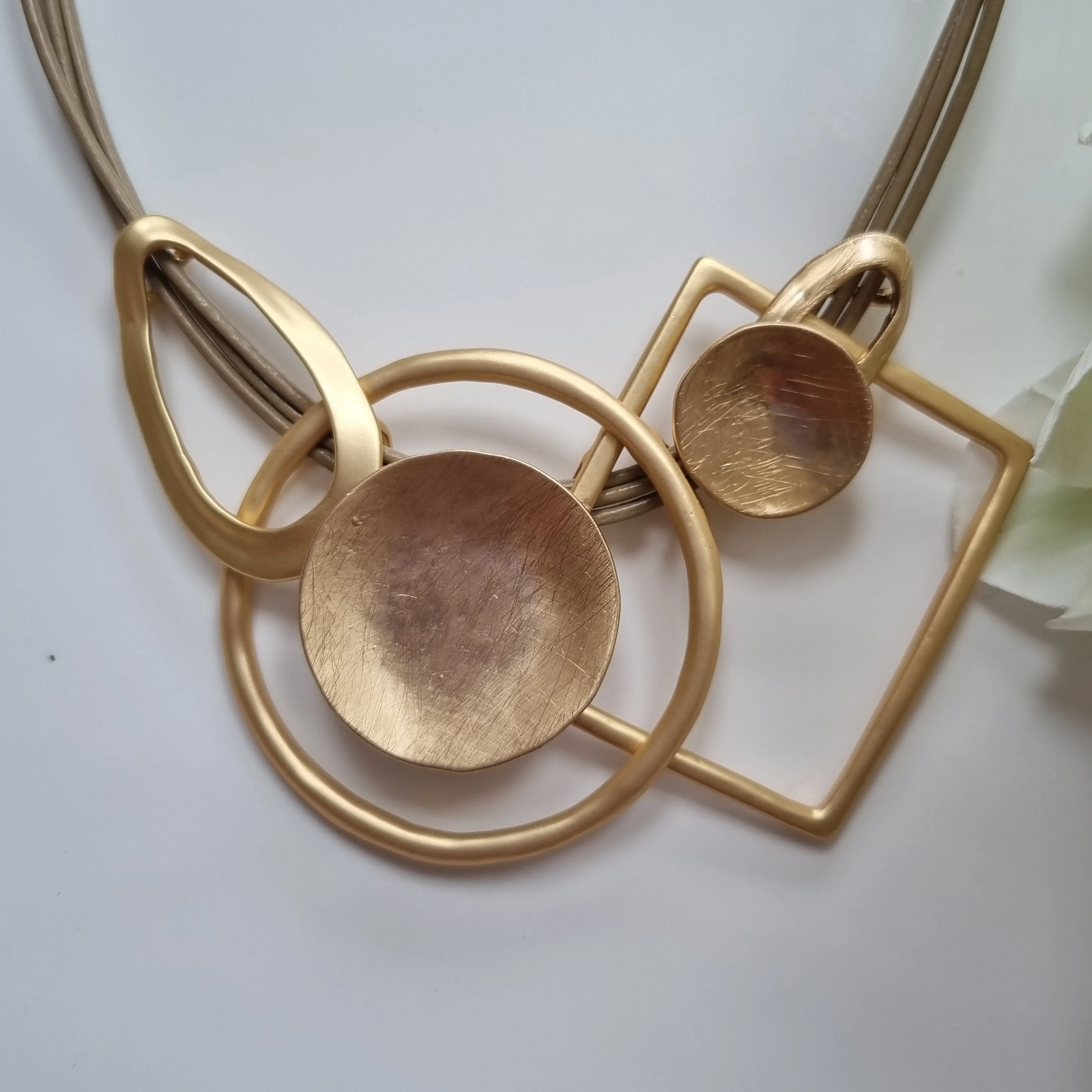 Dante Gold circle and square necklace