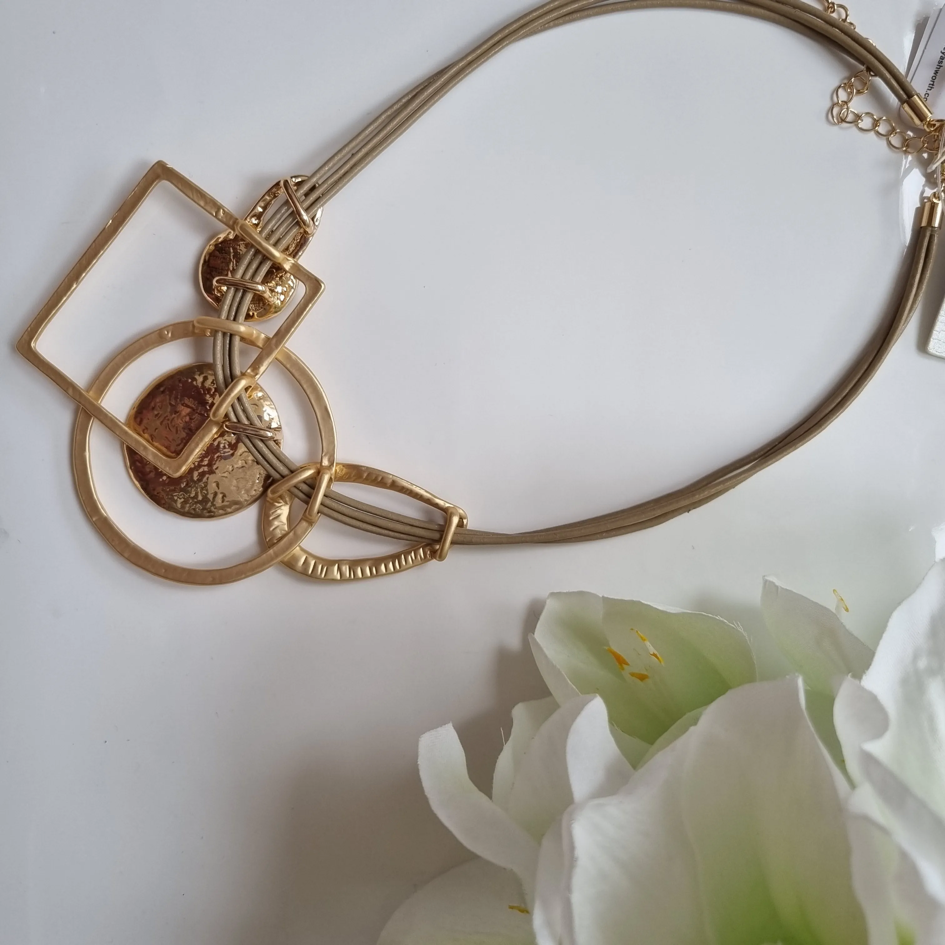Dante Gold circle and square necklace