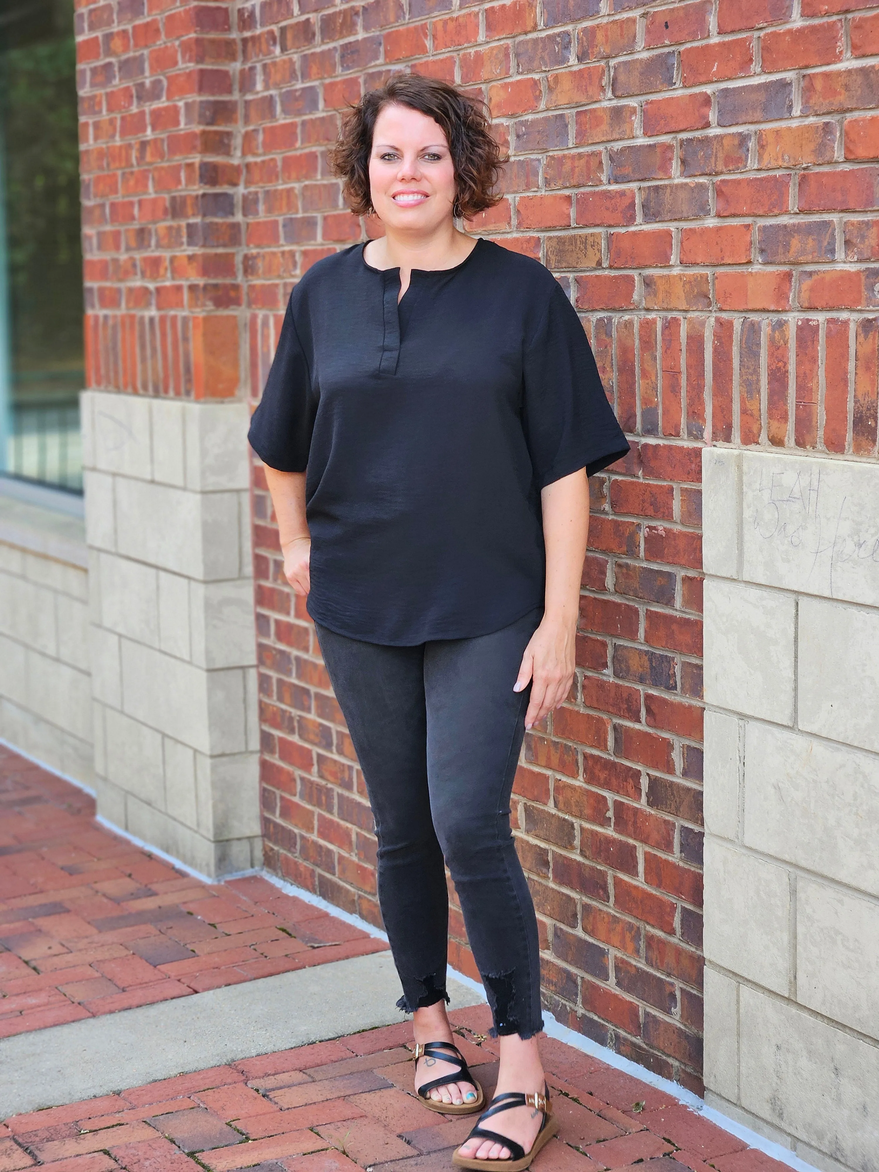 Half Sleeve Flowy Top in Black